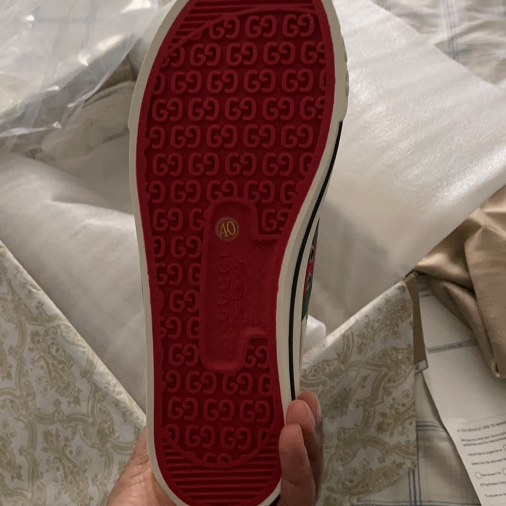 Shoe - Picture 4 of 5